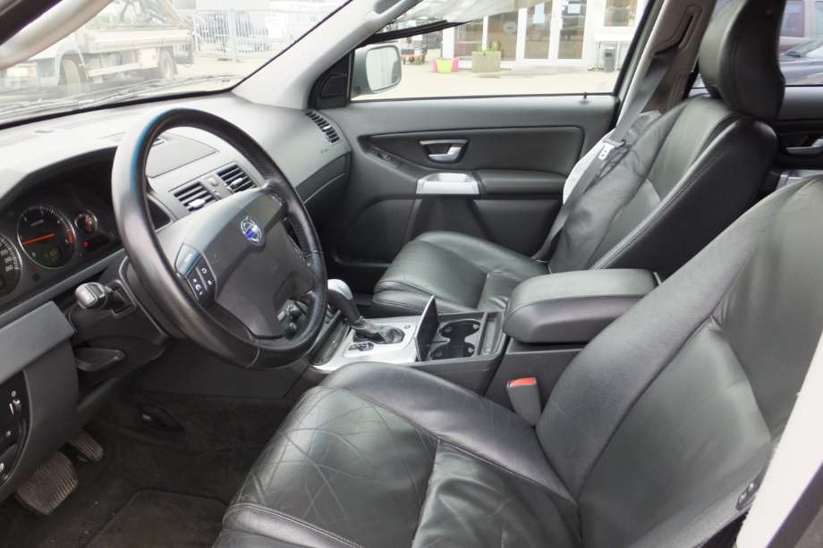 Volvo XC90 2002-2006 (Type I, Fase 1) , Motorkode: D5244T, Girkassekode: 8251720