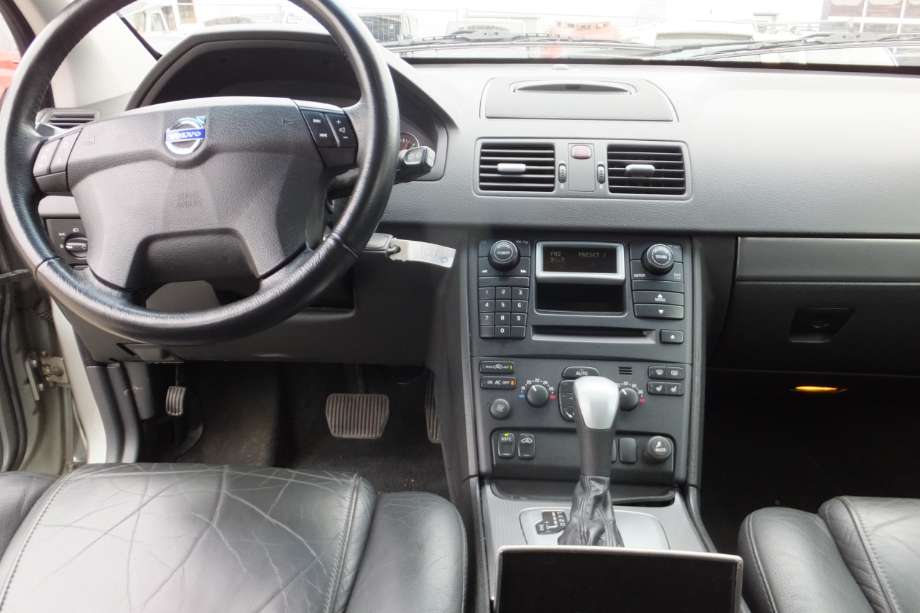 Volvo XC90 2002-2006 (Type I, Fase 1) , Motorkode: D5244T, Girkassekode: 8251720