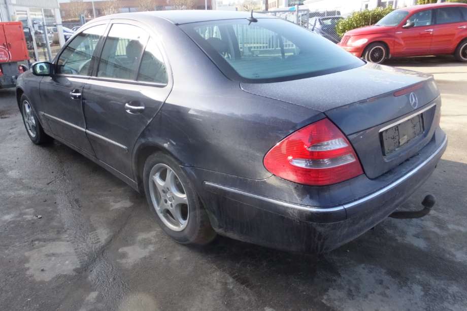 Mercedes E-Klasse 2002-2006 (Fase 1) (W211) delebil , Motorkode: M112.913, Girkassekode: 722696