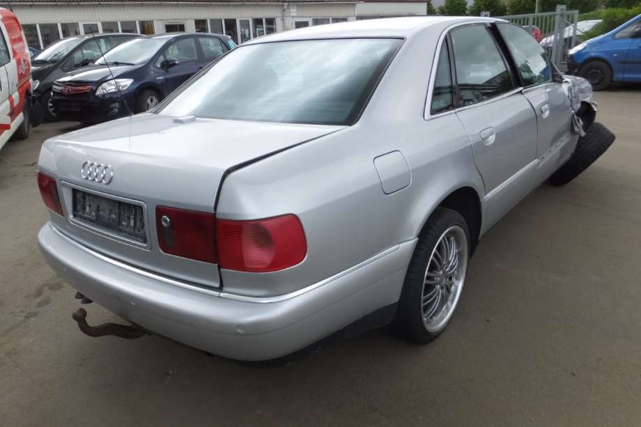 Audi A8 1995-2002 (Type I) , Motorkode: AFB, Girkassekode: ETX