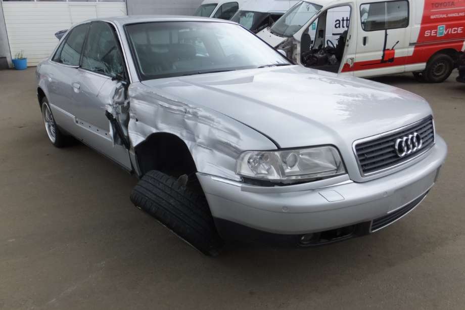 Audi A8 1995-2002 (Type I) , Motorkode: AFB, Girkassekode: ETX