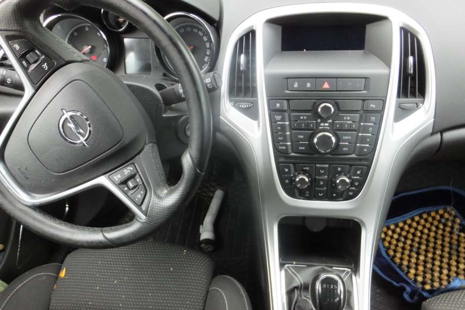 Opel Astra J 2010-2015 , Motorkode: A17DTJ, Girkassekode: MZ4