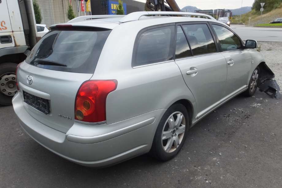Toyota Avensis 2003-2008 (Type II) delebil , Motorkode: 1ZZ-FE, Girkassekode: 