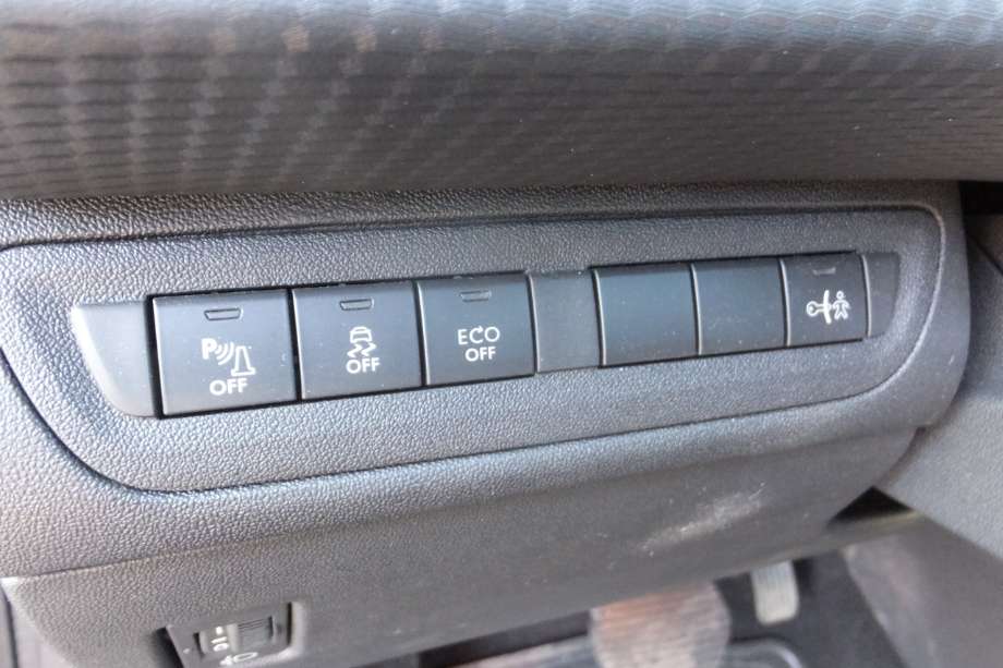 Peugeot 208 2012-2019 (Type I) , Motorkode: HNZ, Girkassekode: