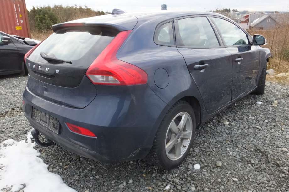 Volvo V40 2012-2019 , Motorkode: D4162T, Girkassekode: 