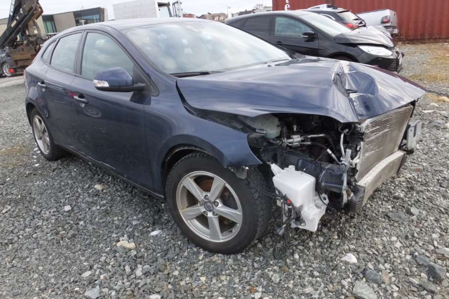 Volvo V40 2012-2019 , Motorkode: D4162T, Girkassekode: 