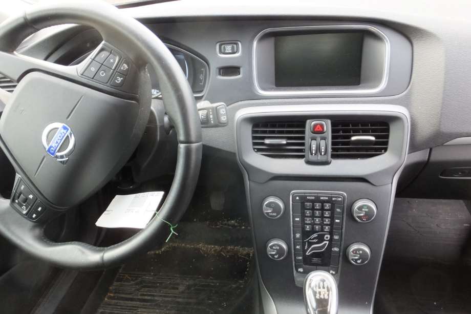 Volvo V40 2012-2019 , Motorkode: D4162T, Girkassekode: 