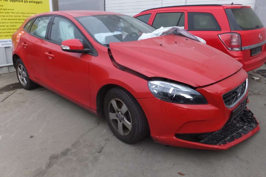 Volvo V40 2012-2019 , Motorkode: D4162T, Girkassekode: 