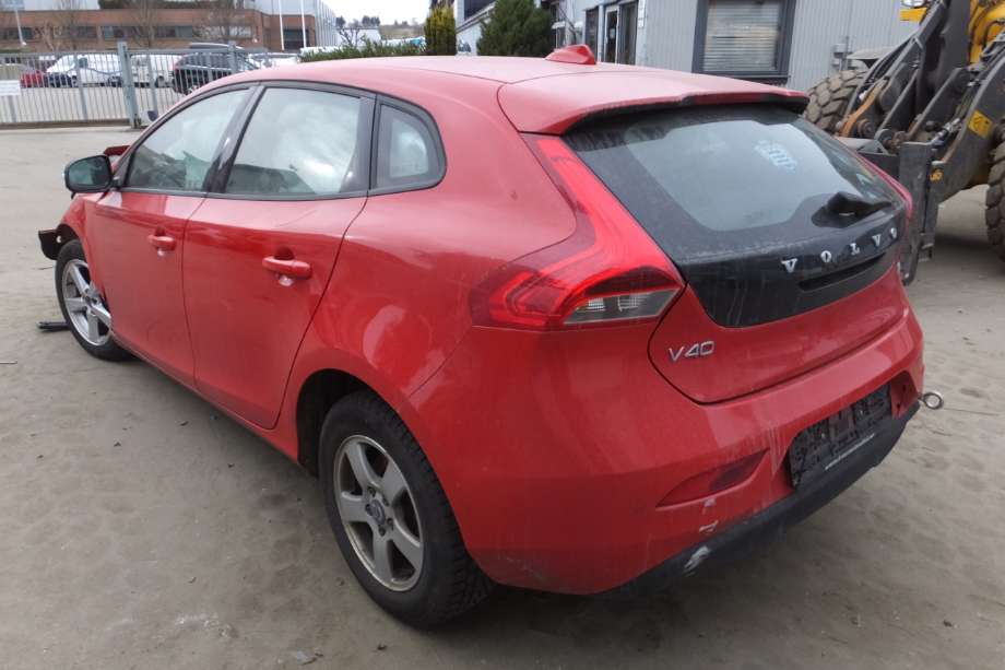 Volvo V40 2012-2019 , Motorkode: D4162T, Girkassekode: 