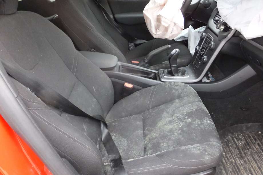 Volvo V40 2012-2019 , Motorkode: D4162T, Girkassekode: 