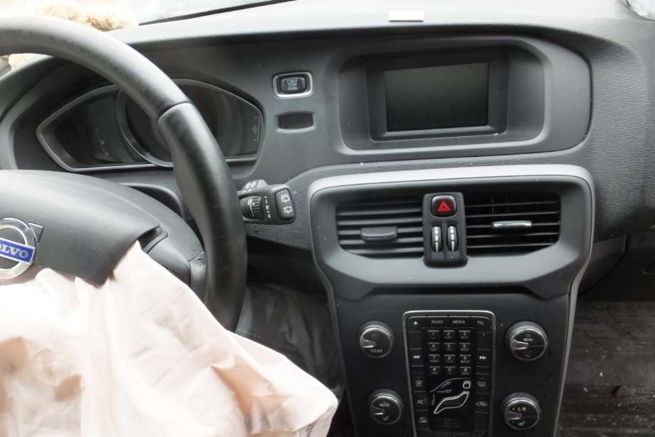 Volvo V40 2012-2019 , Motorkode: D4162T, Girkassekode: 