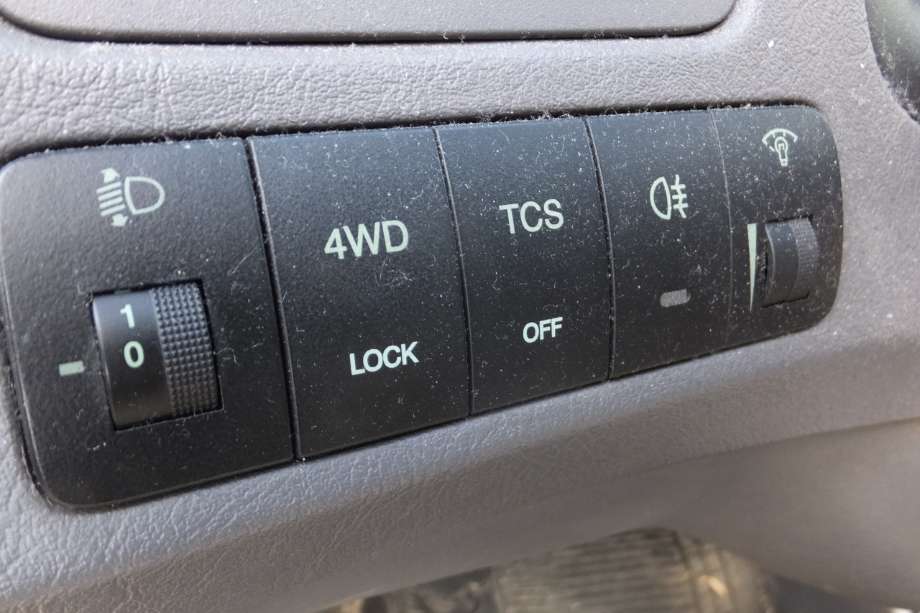 Hyundai Tucson 2003-2009 , Motorkode: D4EA, Girkassekode: 6