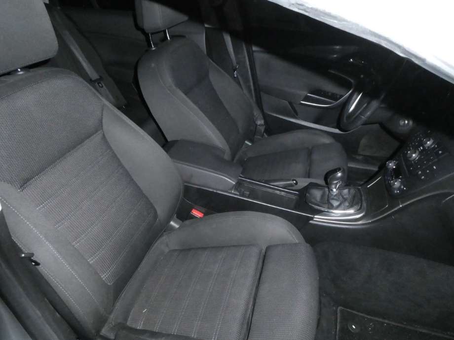 Opel Insignia A 2009-2014 delebil , Motorkode: A20DTC, Girkassekode: MF3