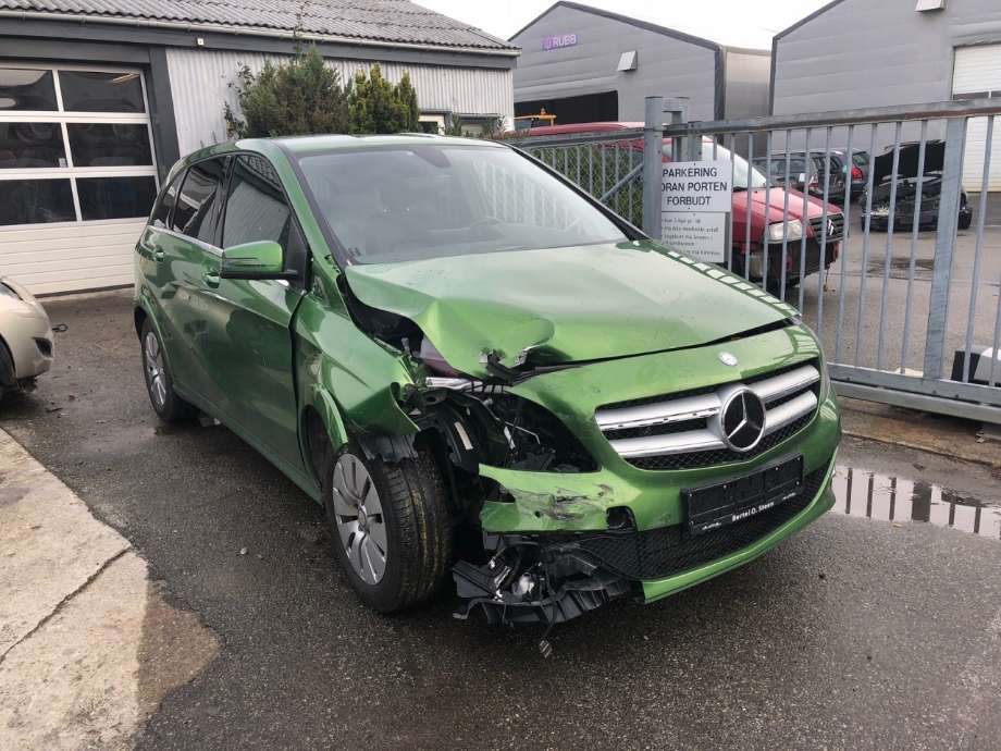 Mercedes B-Klasse 2011-2018 (W246) (W246), Motorkode: EM0004, Girkassekode: 