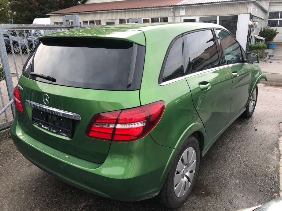 Mercedes B-Klasse 2011-2018 (W246) (W246), Motorkode: EM0004, Girkassekode: 