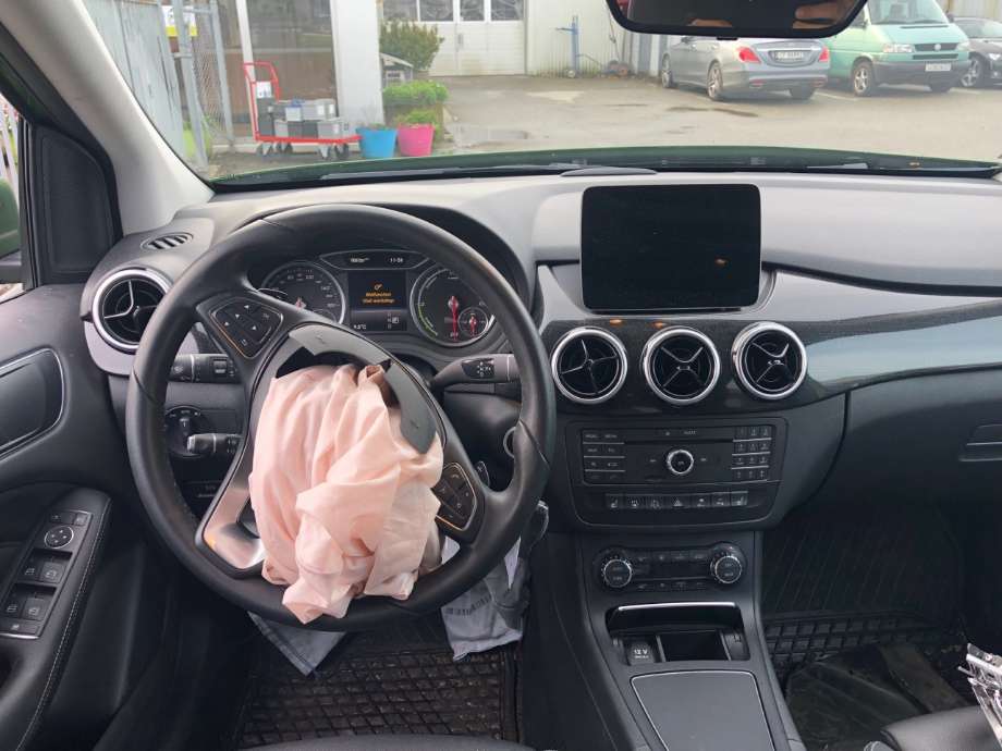 Mercedes B-Klasse 2011-2018 (W246) (W246), Motorkode: EM0004, Girkassekode: 