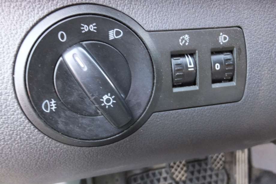 VW Caddy 2004-2010 (Type III, Fase 1) , Motorkode: BJB;BLS, Girkassekode: JCS