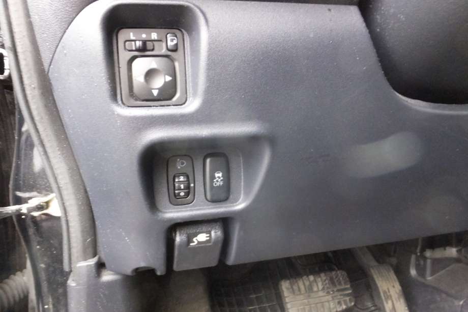 Mitsubishi i-MiEV 2010-->> , Motorkode: Y4F1, Girkassekode: 