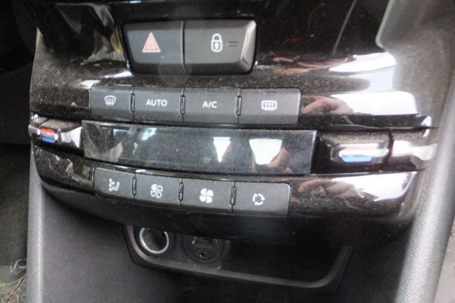 Peugeot 208 2012-2019 (Type I) , Motorkode: HMZ, Girkassekode: 
