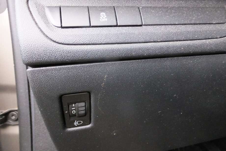 Peugeot 208 2012-2019 (Type I) , Motorkode: HMZ, Girkassekode: 