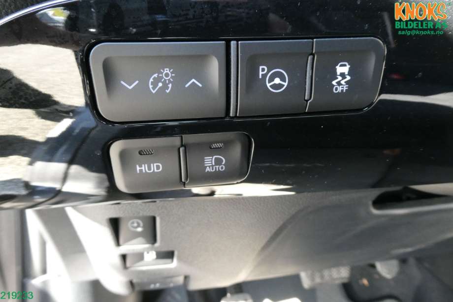 Toyota Prius 2016-2023 (Type IV) (combi) (combi), Motorkode: 2ZR-FXE, Girkassekode: P610