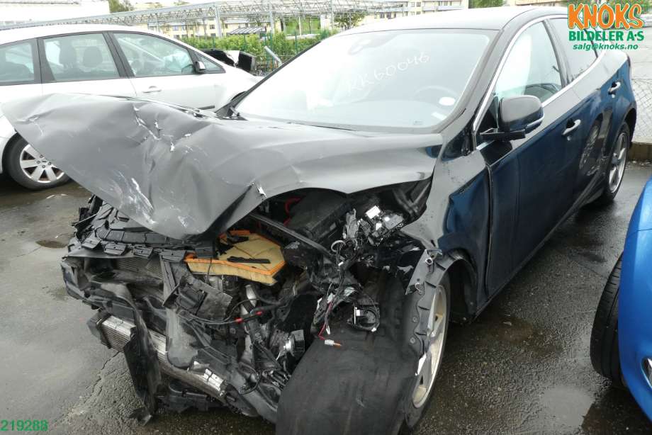 Volvo V40 2012-2019 , Motorkode: D5204T6, Girkassekode: 