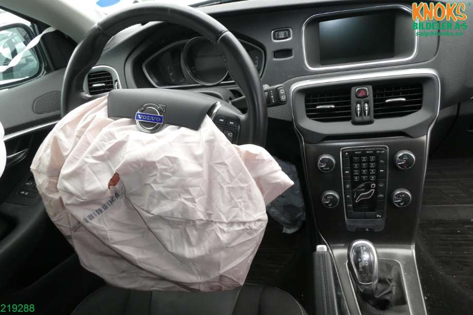 Volvo V40 2012-2019 , Motorkode: D5204T6, Girkassekode: 