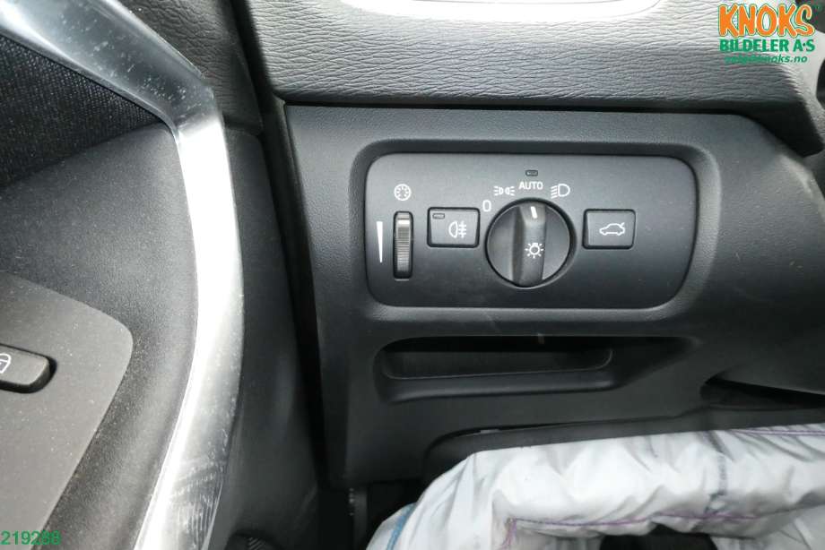 Volvo V40 2012-2019 , Motorkode: D5204T6, Girkassekode: 