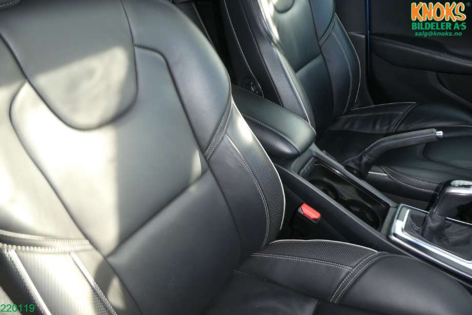 Volvo V40 2012-2019 , Motorkode: D4204T8, Girkassekode: 