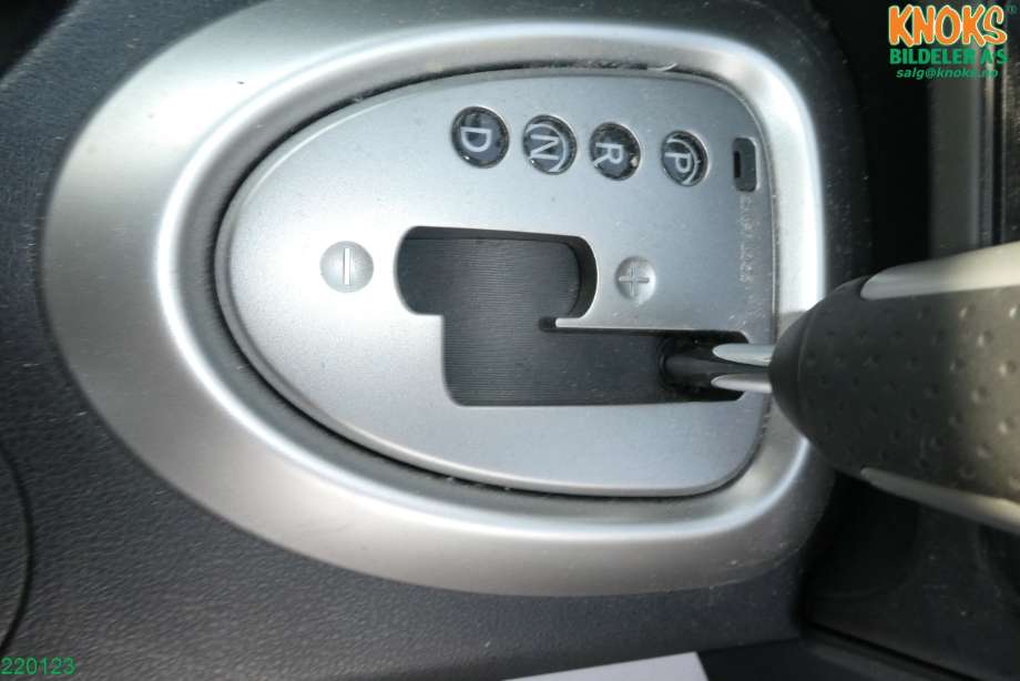 Nissan Qashqai 2010-2014 (Type I, Fase 2) , Motorkode: MR20DE, Girkassekode: