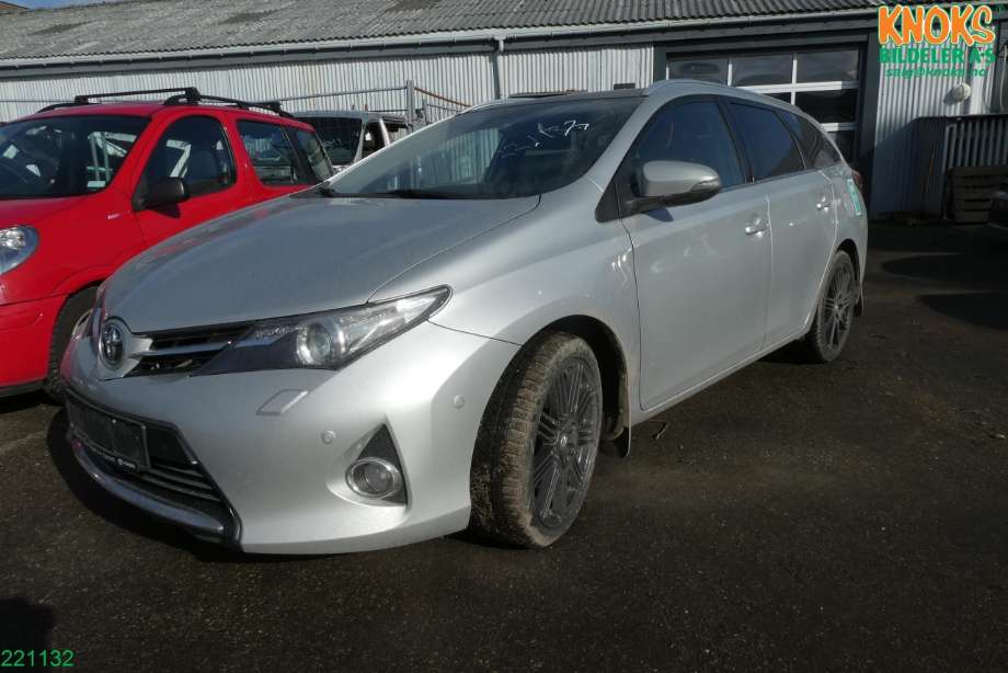Toyota Auris 2013-2015 (Type II, Fase 1) , Motorkode: 1AD-FTV, Girkassekode: