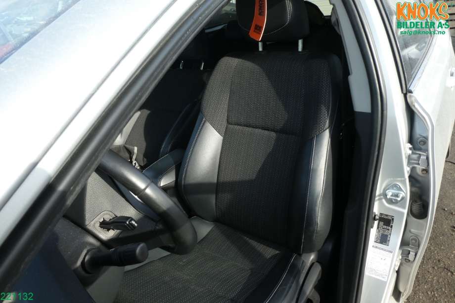 Toyota Auris 2013-2015 (Type II, Fase 1) , Motorkode: 1AD-FTV, Girkassekode:
