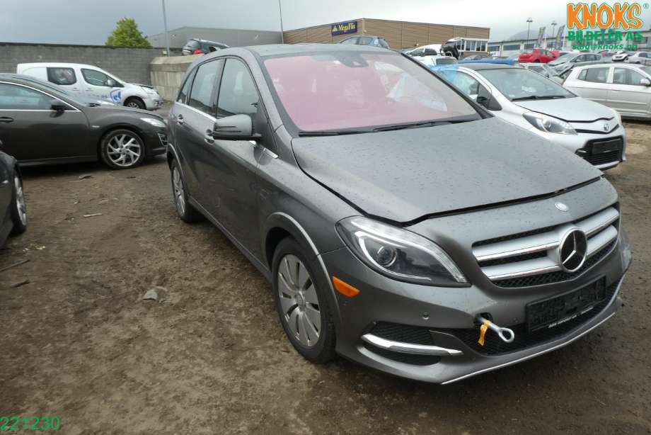 Mercedes B-Klasse 2011-2018 (W246) (W246), Motorkode: EM0004, Girkassekode: 