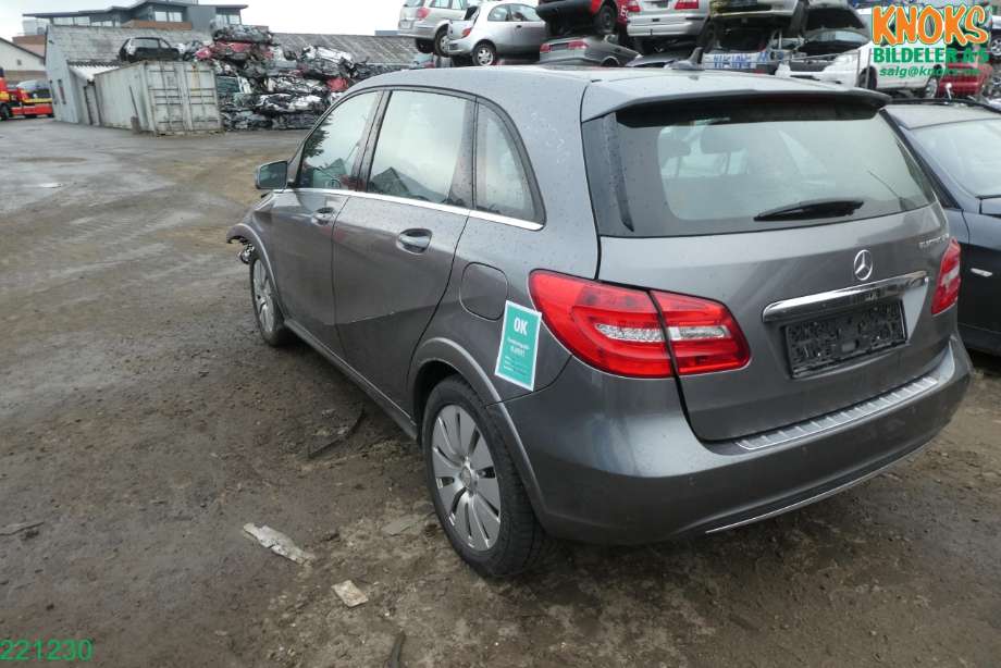 Mercedes B-Klasse 2011-2018 (W246) (W246), Motorkode: EM0004, Girkassekode: 