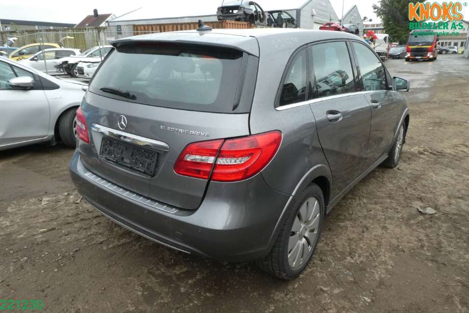 Mercedes B-Klasse 2011-2018 (W246) (W246), Motorkode: EM0004, Girkassekode: 