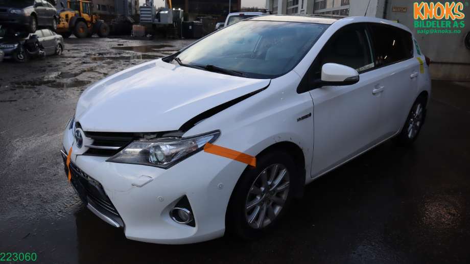 Toyota Auris 2013-2015 (Type II, Fase 1) , Motorkode: 2ZR-FXE, Girkassekode: P410