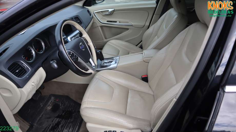 Volvo V60 2010-2013 (Type I, Fase 1) , Motorkode: D5204T2, Girkassekode: 