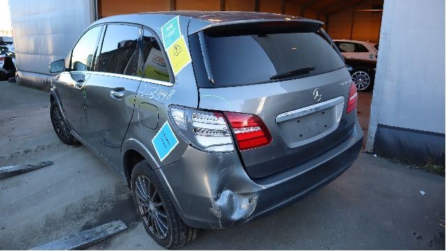 Mercedes B-Klasse 2011-2018 (W246) (W246), Motorkode: EM0004, Girkassekode: 