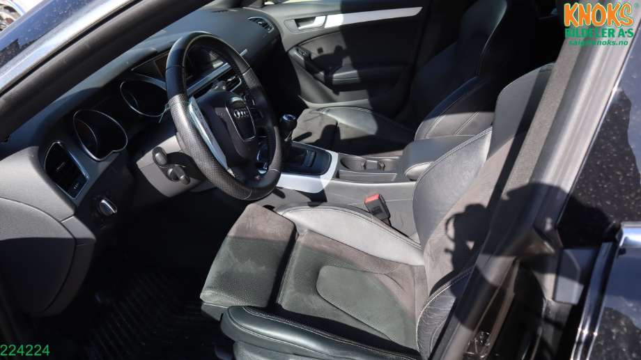 Audi A5 2007-2016 (Type I) , Motorkode: CDNB, Girkassekode: LLS