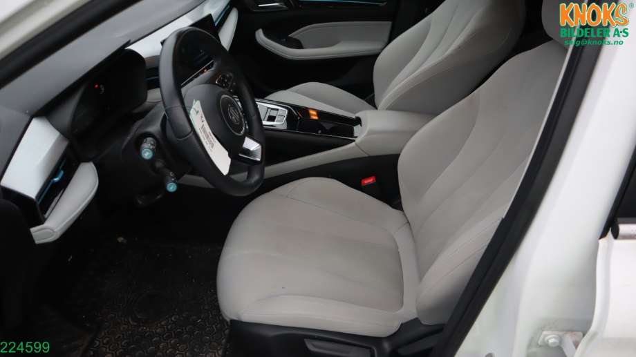 MG MG5 2022-->> , Motorkode: , Girkassekode: