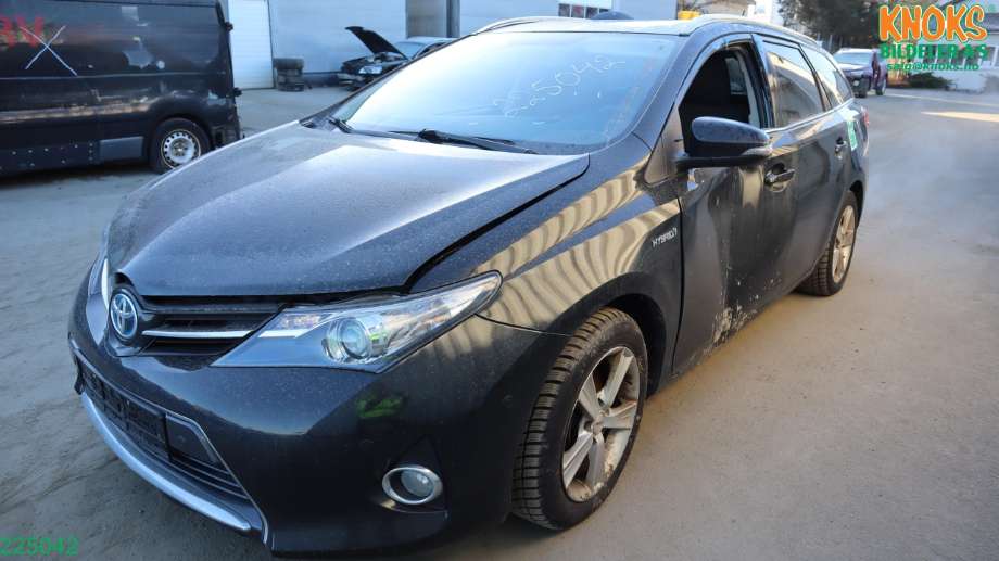 Toyota Auris 2013-2015 (Type II, Fase 1) delebil , Motorkode: 2ZR-FXE, Girkassekode: P410