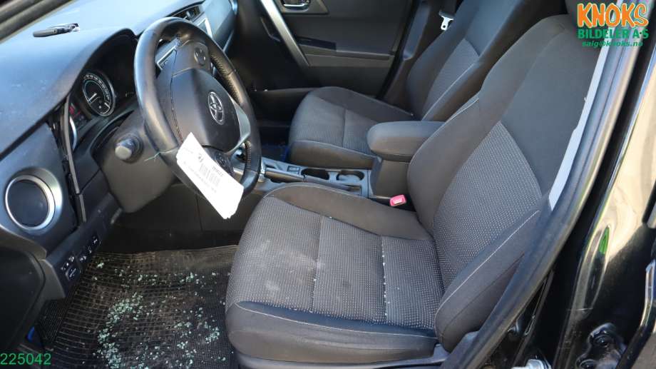 Toyota Auris 2013-2015 (Type II, Fase 1) delebil , Motorkode: 2ZR-FXE, Girkassekode: P410
