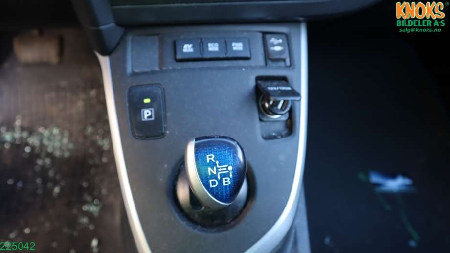 Toyota Auris 2013-2015 (Type II, Fase 1) delebil , Motorkode: 2ZR-FXE, Girkassekode: P410