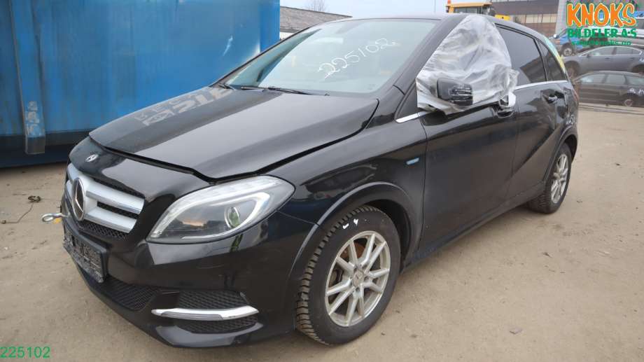 Mercedes B-Klasse 2011-2018 (W246) (W246), Motorkode: EM780.990, Girkassekode: 