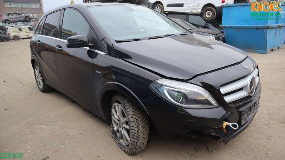 Mercedes B-Klasse 2011-2018 (W246) (W246), Motorkode: EM780.990, Girkassekode: 