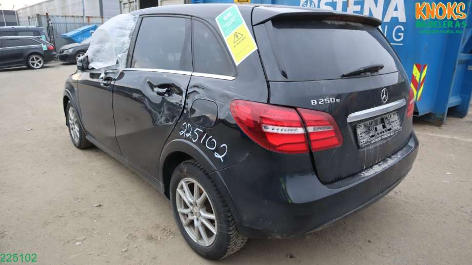 Mercedes B-Klasse 2011-2018 (W246) (W246), Motorkode: EM780.990, Girkassekode: