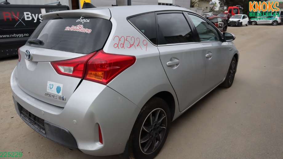 Toyota Auris 2013-2015 (Type II, Fase 1) delebil , Motorkode: 2ZR-FXE, Girkassekode: P410