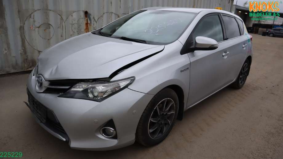 Toyota Auris 2013-2015 (Type II, Fase 1) delebil , Motorkode: 2ZR-FXE, Girkassekode: P410