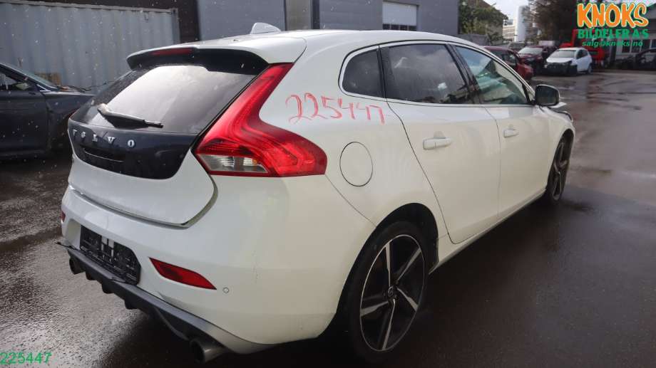 Volvo V40 2012-2019 , Motorkode: D4162T, Girkassekode: 