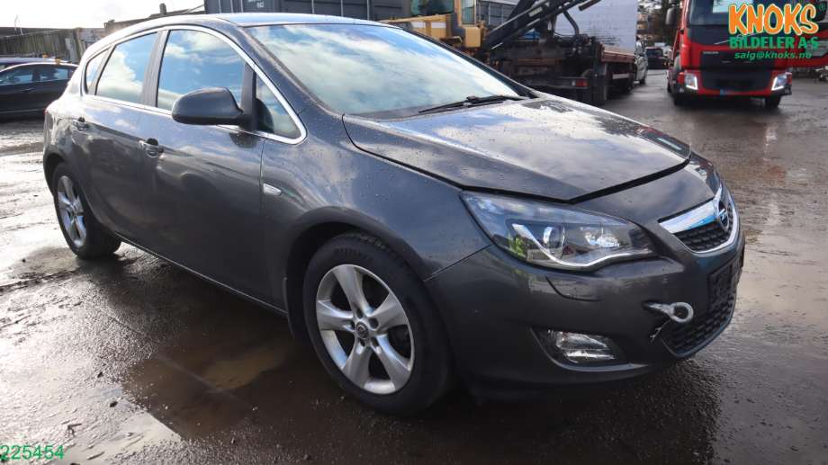 Opel Astra J 2010-2015 , Motorkode: A17DTJ, Girkassekode: MZ4